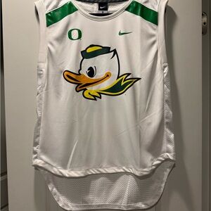Oregon Ducks women’s basketball Jersey, Nike White and Green Sports Tank